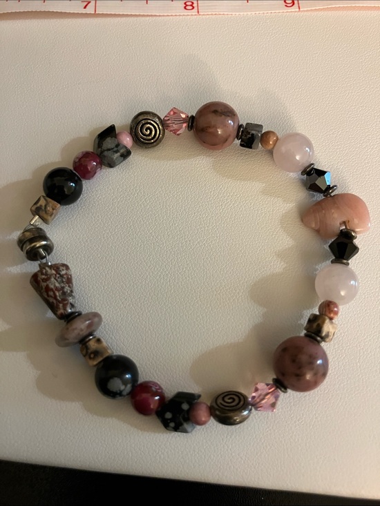 Handmade Jewelry - Mixed Pink and Black Beaded Bracelet with Metallic Accents, magnetic closure
